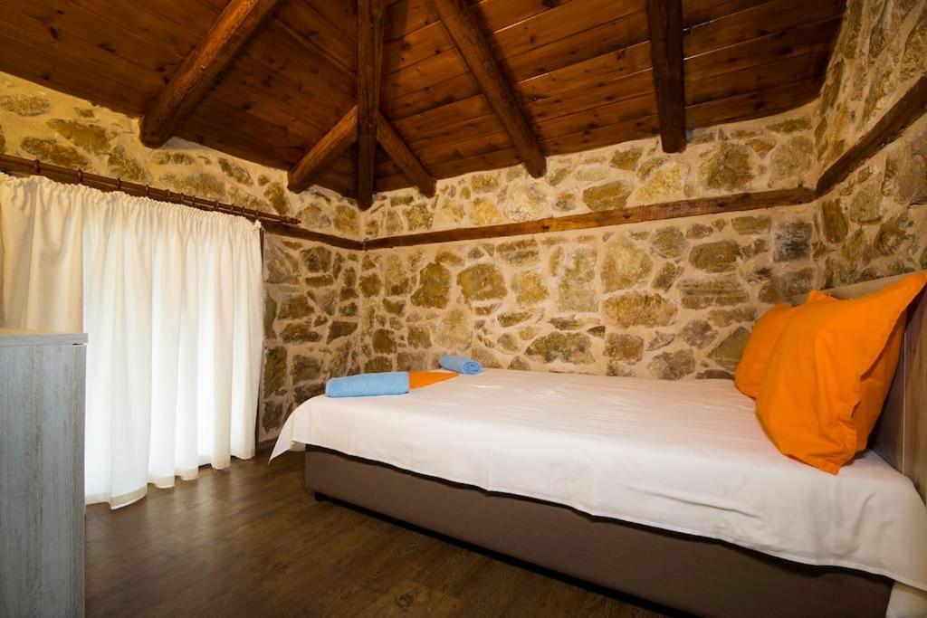 Вилла Petrini Spiti Пиргадикия Экстерьер фото