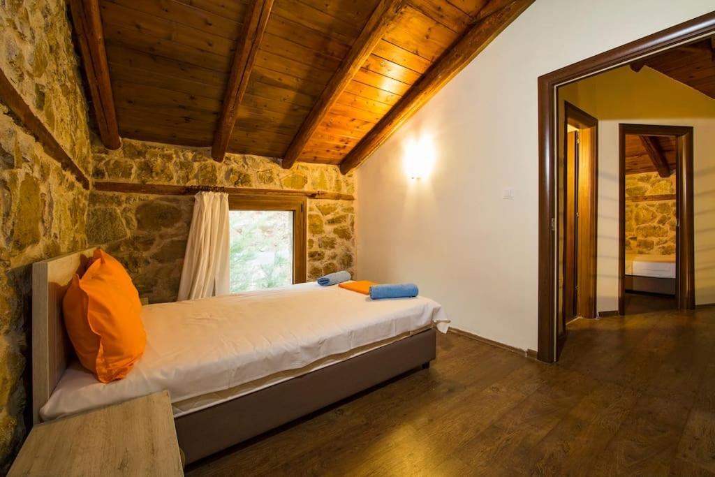 Вилла Petrini Spiti Пиргадикия Экстерьер фото