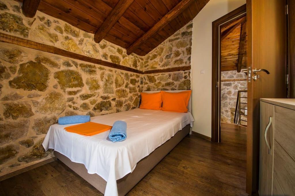 Вилла Petrini Spiti Пиргадикия Экстерьер фото