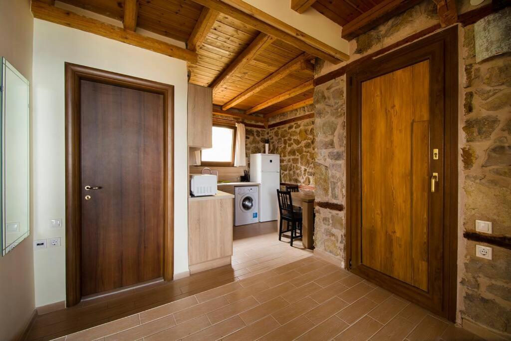 Вилла Petrini Spiti Пиргадикия Экстерьер фото