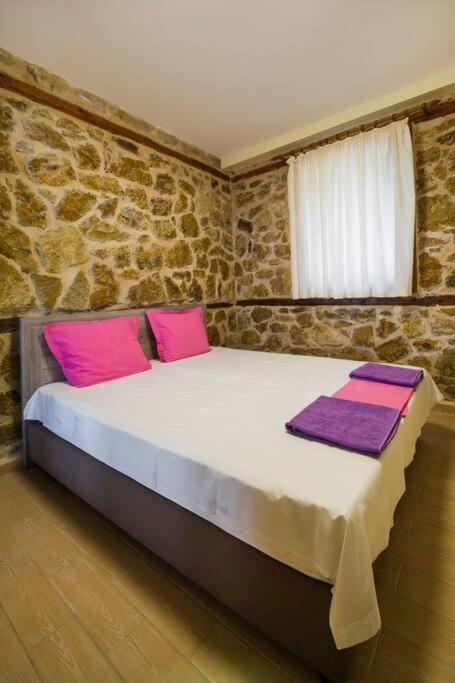 Вилла Petrini Spiti Пиргадикия Экстерьер фото