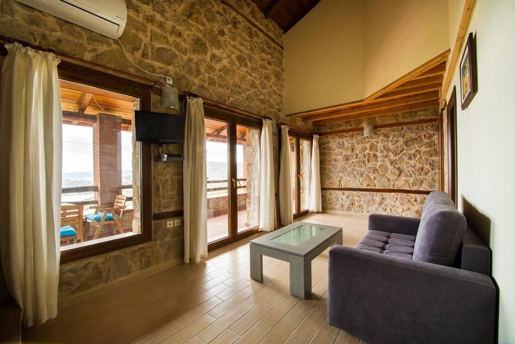 Вилла Petrini Spiti Пиргадикия Экстерьер фото